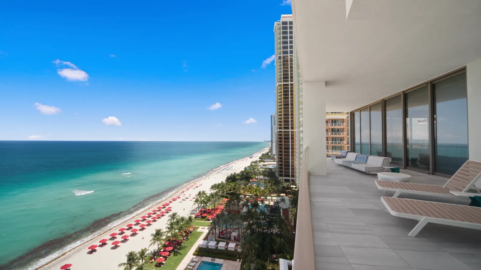 1607 Acqualina still 3